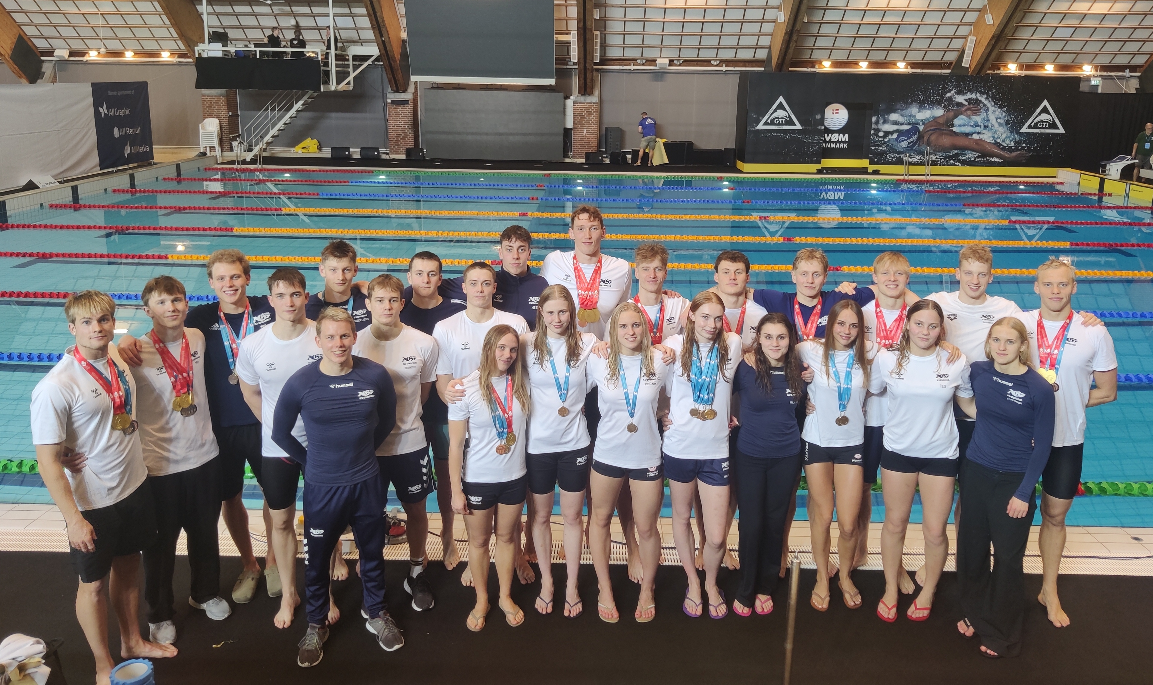 AGF Svømning stillede med et stort hold ved dette års DM i svømning på kortbane i Greve